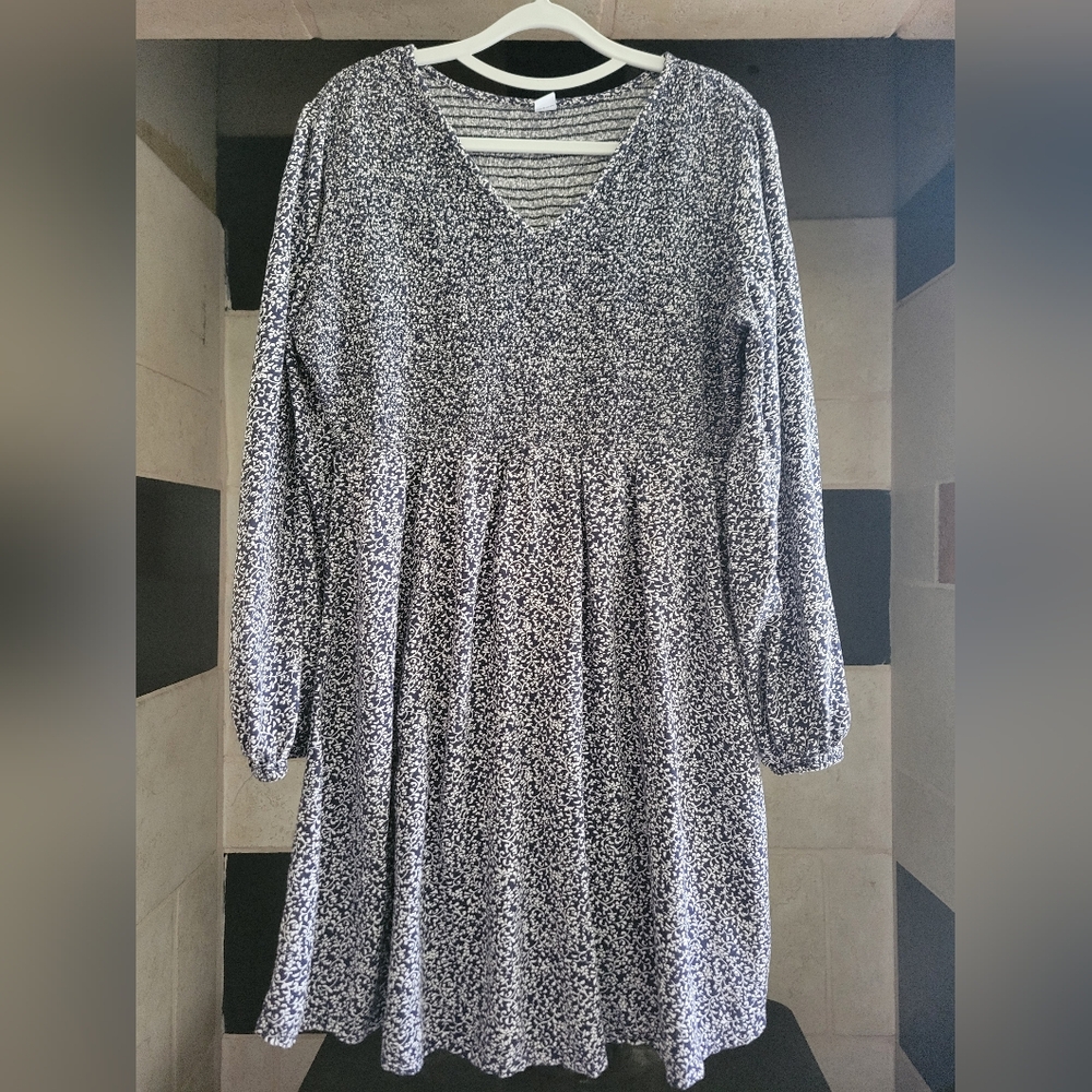 Old Navy L Blue and White Floral V-Neck Smocked Sundress with Bishop Sleeves